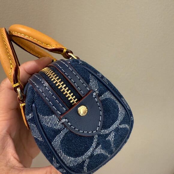Last 1 ‼️Coach CZ083 Mini Rowan Bag Charm In Signature Denim - Picture 5 of 7